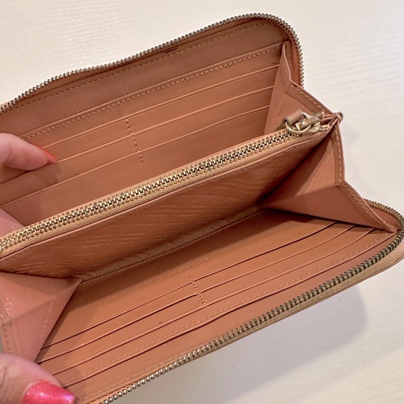 AUTH BURBERRY Long Zip Wallet Patent Beige Tan - Picture 3 of 5